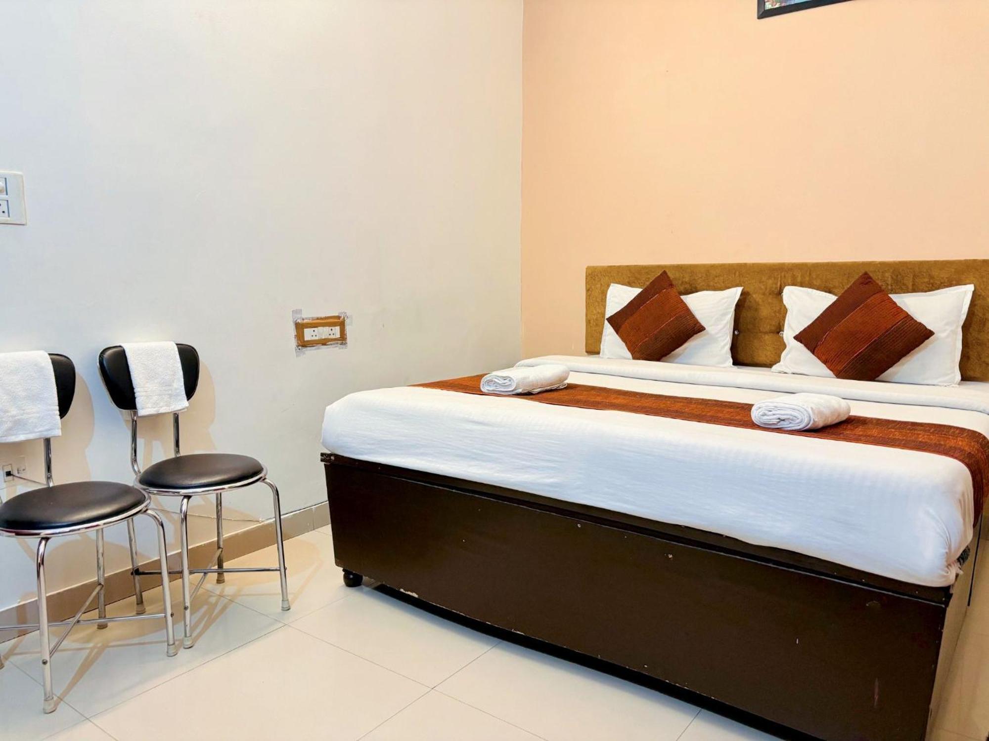 Hotel Sunrise Inn Кота Екстер'єр фото